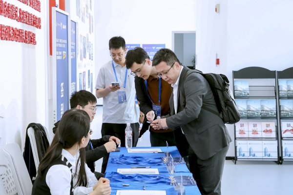 鳄鱼配资 品区·周末侃 | 缺土地，少资源，层级不高？街镇招商稳商也能形成“强磁场”